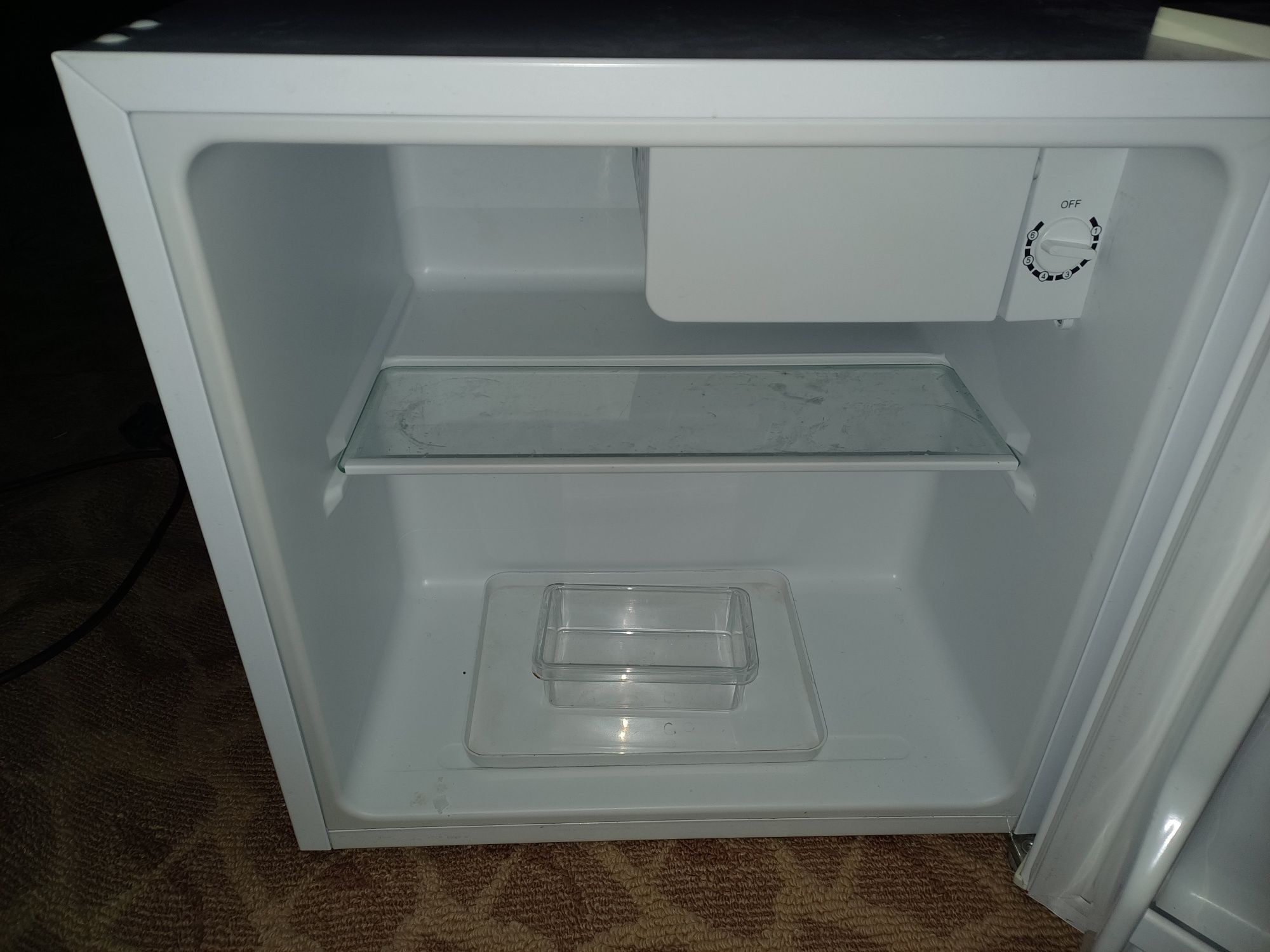 Холодильник  эленберг