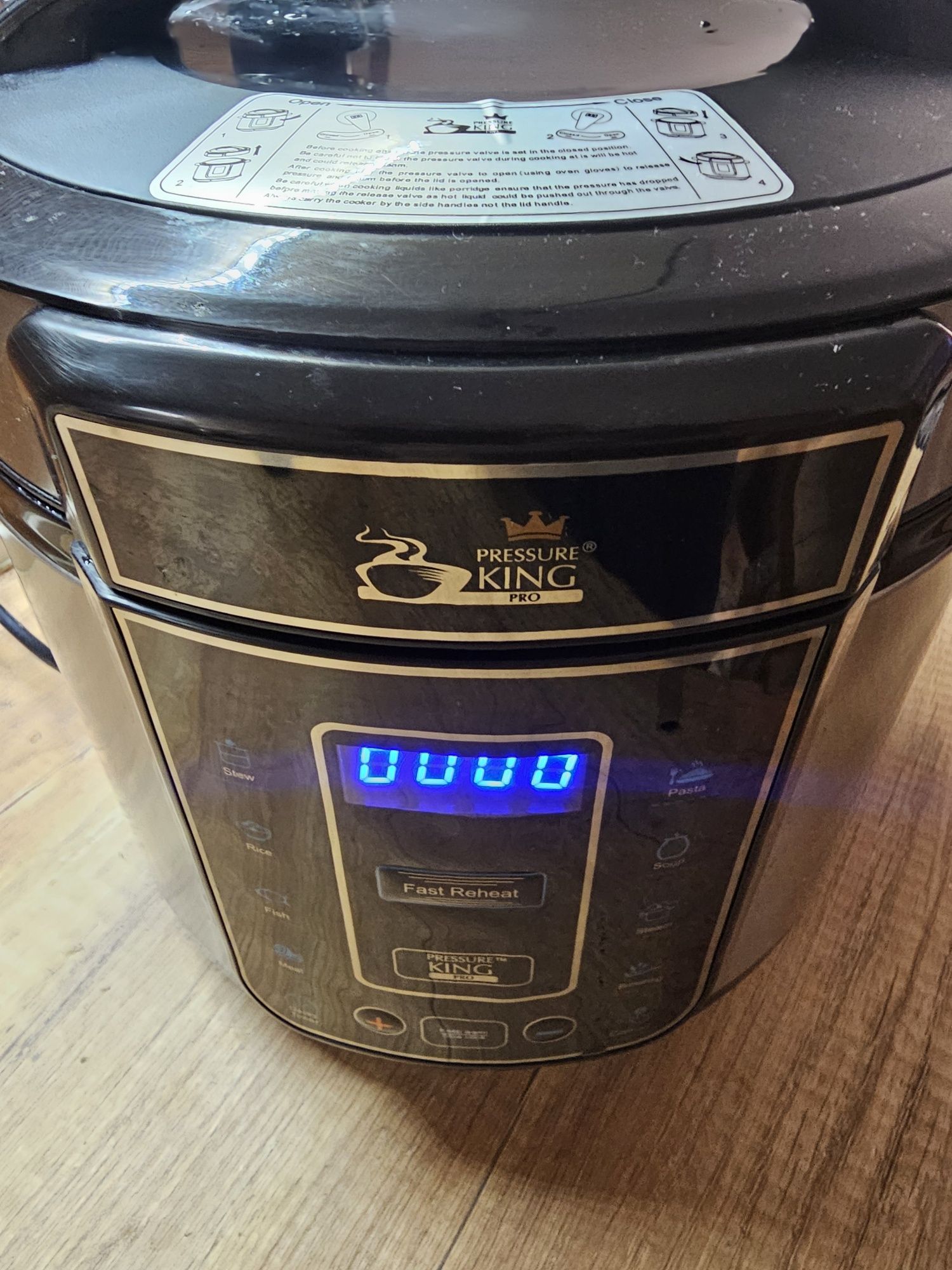 Тенджера под налягане Pressure King Pro 900W electric pressure cooker