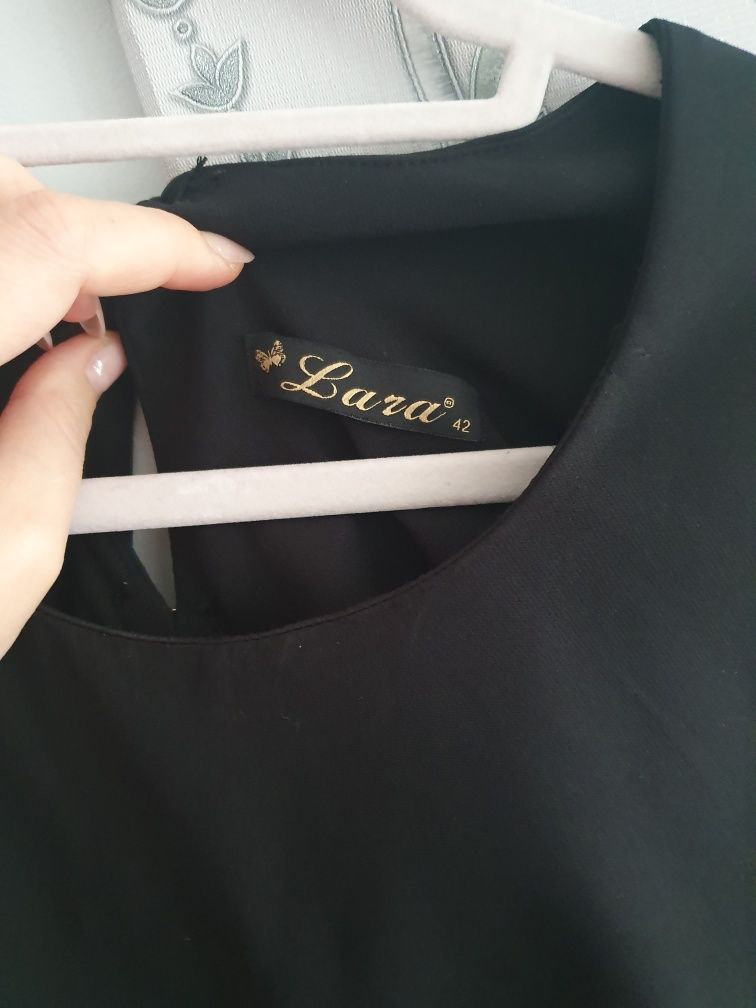 Rochie neagră midi