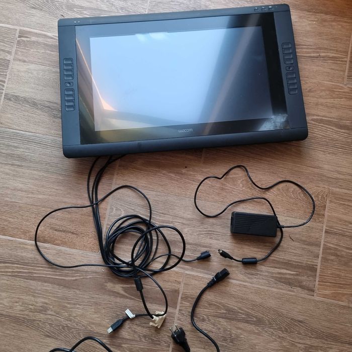 monitor tableta grafica wacom dtk-2200 cintiq 22HD fara stilou