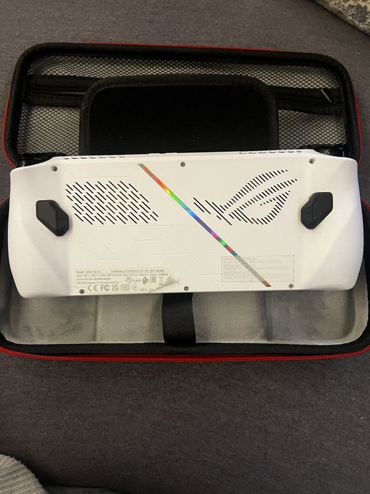 Consola ASUS Rog Ally modata (1.8 TB)