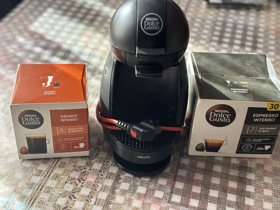 Expresor Dolce Gusto cu capsule