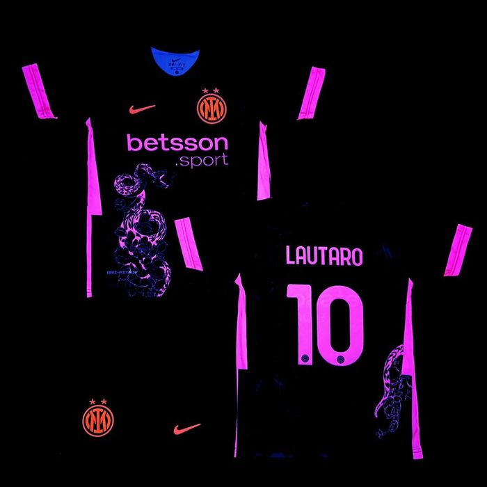 Детски флуоресцентен екип на Интер#Лаутаро Мартинес#10!