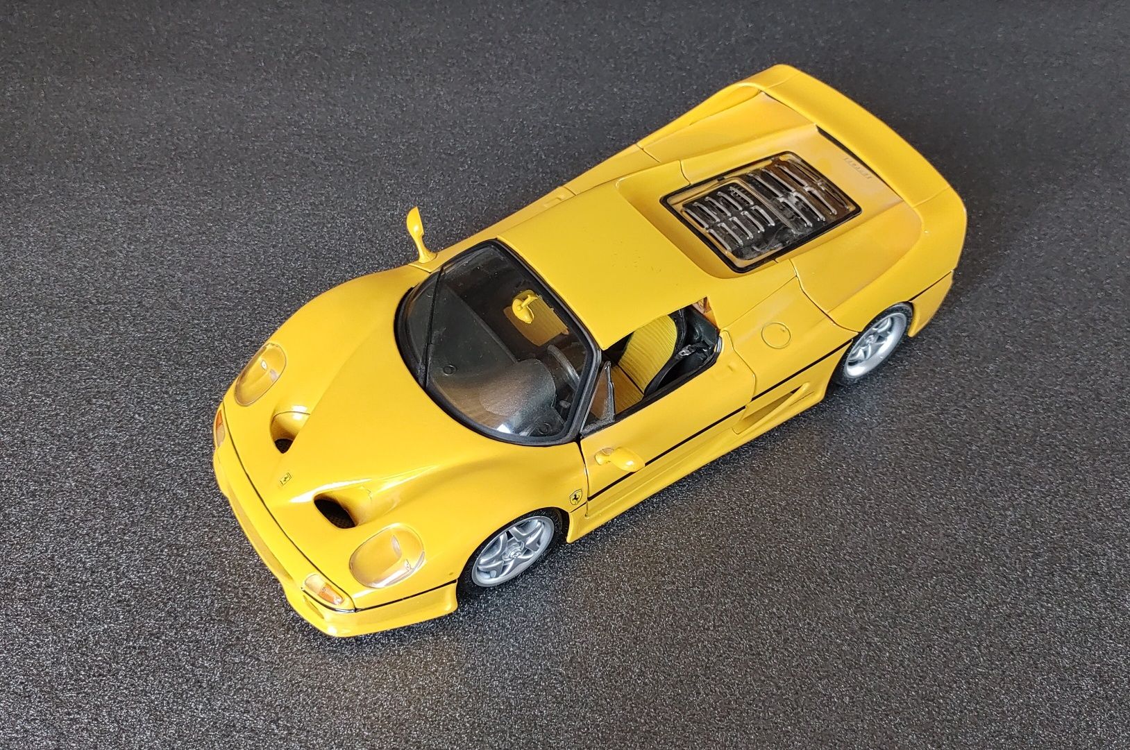 Macheta scara 1 18 Ferrari F50 Coupe Maisto