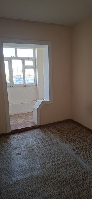 4 xonali kvartira sotiladi