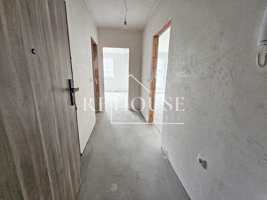 Продава се Двустаен апартамент в Варна, Възраждане 1 - 70 кв.м за 1786 €/кв.м - Снимка #8