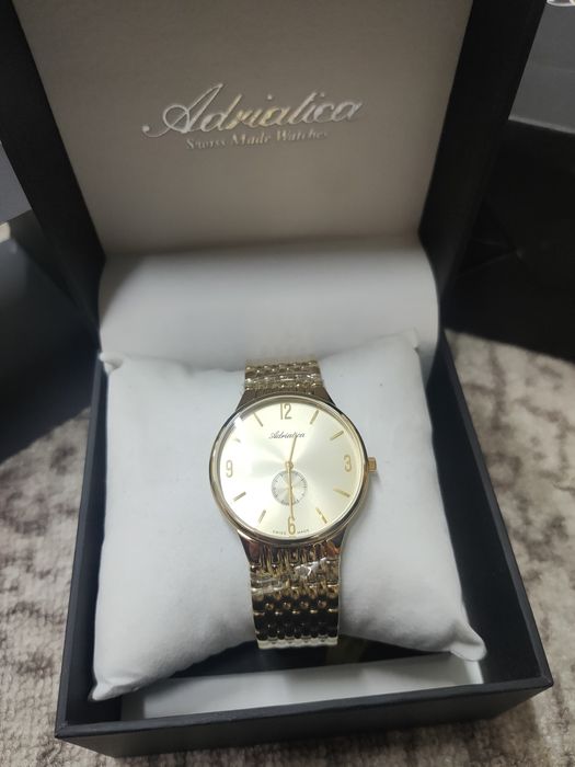 Продаю часы Adriatica (Швейцария) абсолютно новые.