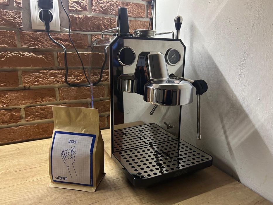 Espressor Avx em 1 lux