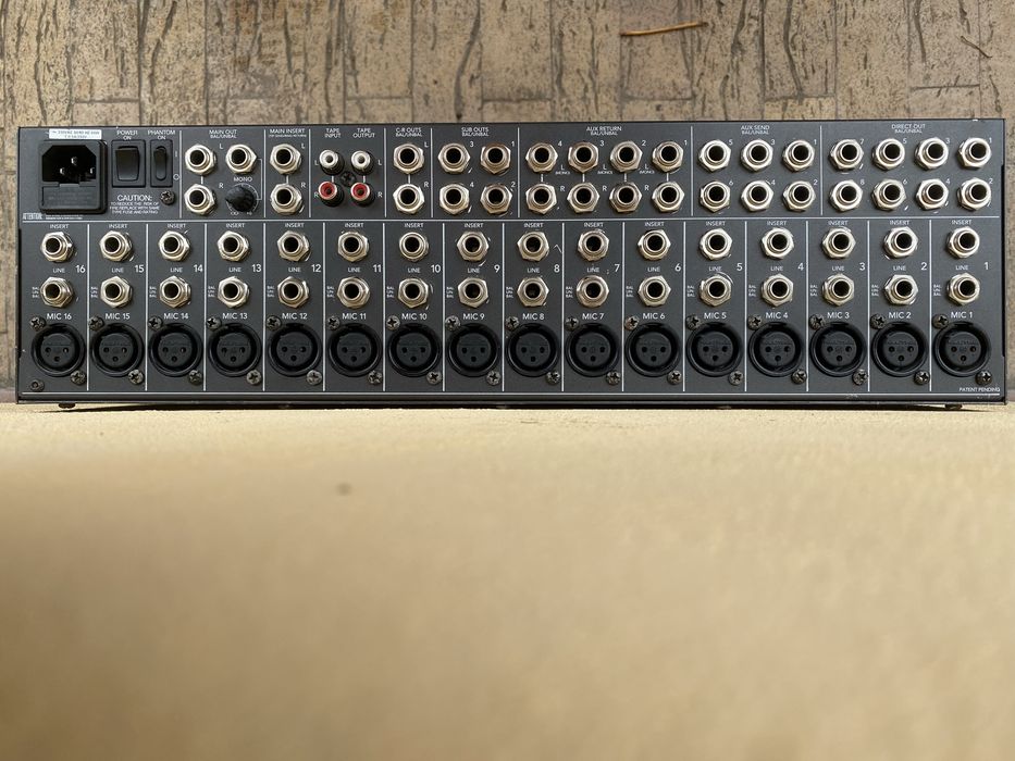 Mackie CR1604-VLZ ( linie / vice / instrumente )