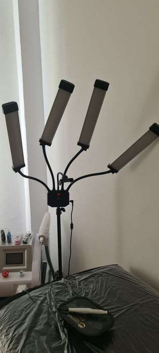 Lampa 4 brate mobile,3 lumini cu intensitate