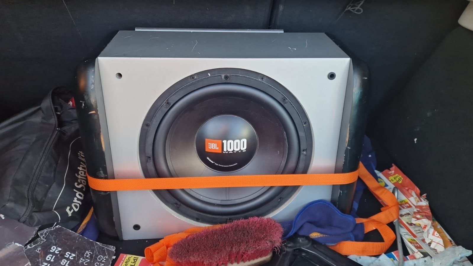 Montaj subwoofer,boxe auto