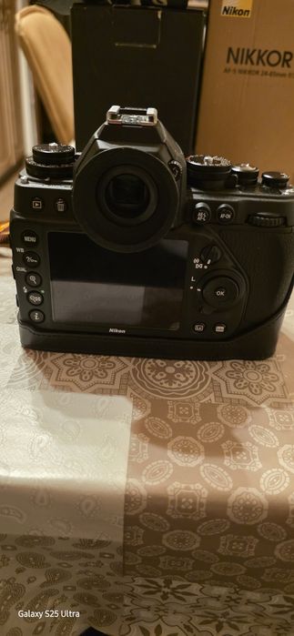 Nikon F4s + 50mm f/1.8G AF-S + accesorii complete – stare excelentă –