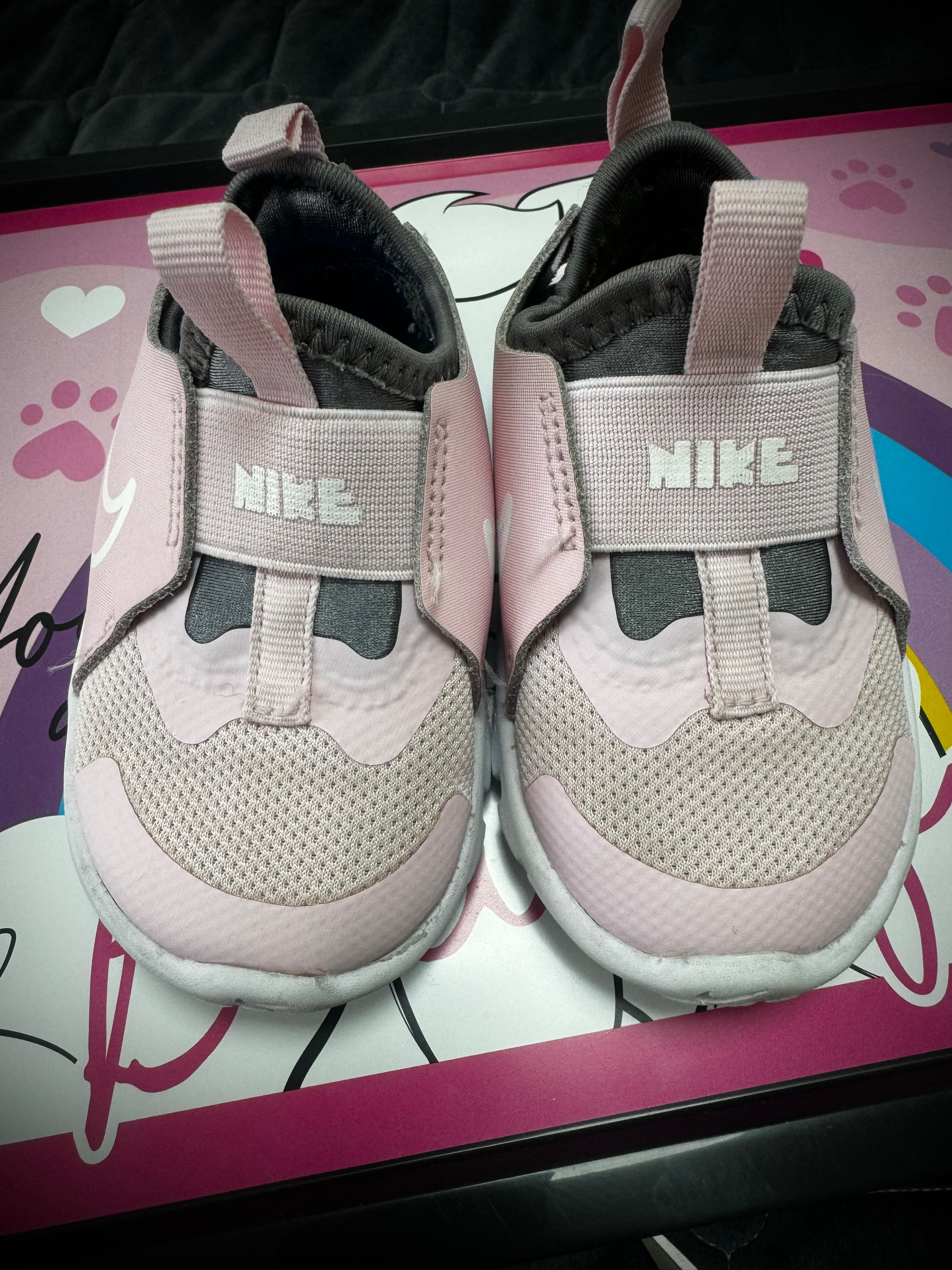 Детски маратонки Nike розови