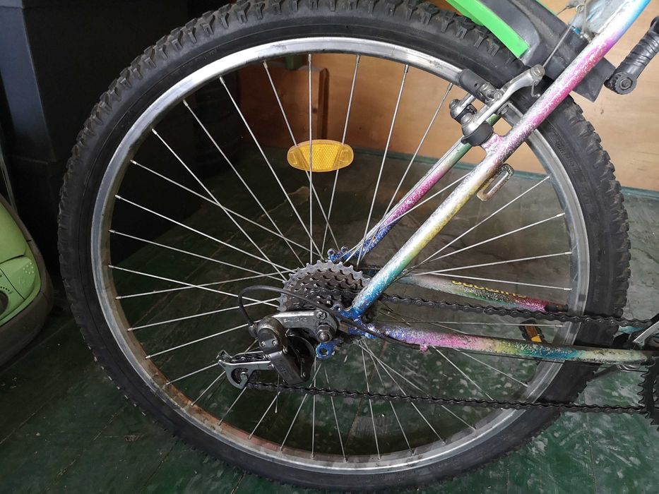 Bicicleta Mountain Bike adulti pe 28 de toli, 3 foi, 7 pinioane.