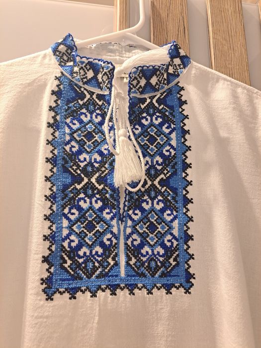 Ie brodată 9-10 ani