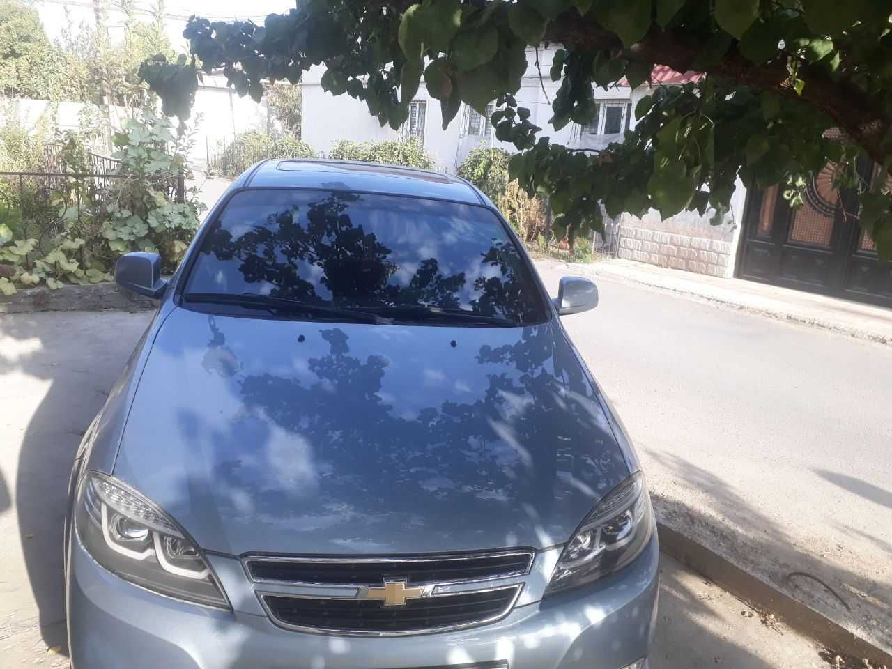 Срочно! Своя Gentra 2016, чистая, автомат, дельфин, 75800 км, ABS, люк
