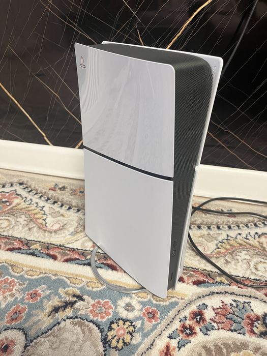 Playstation 5 с активной подпиской PS Plus и играми