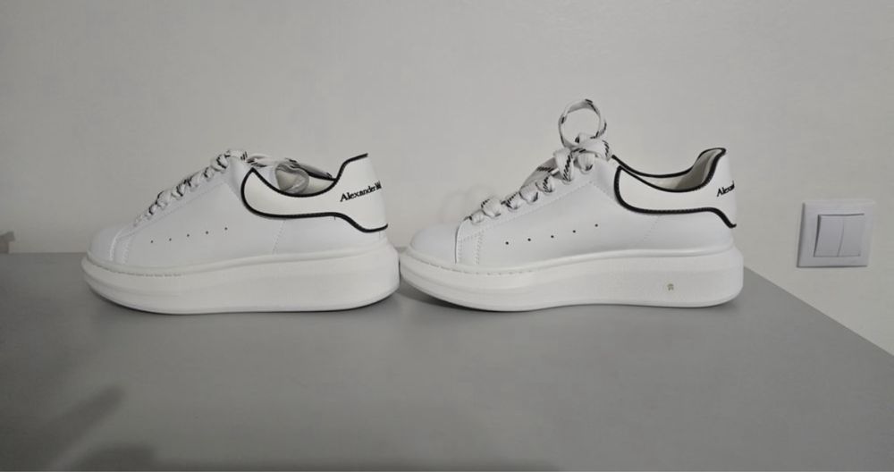 Vand Alexander McQueen