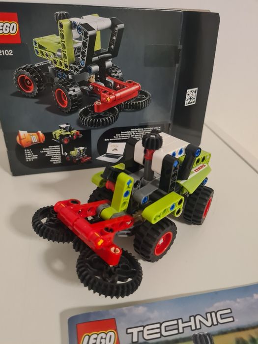 LEGO Technic - Mini CLAAS XERION 42102, 130 piese