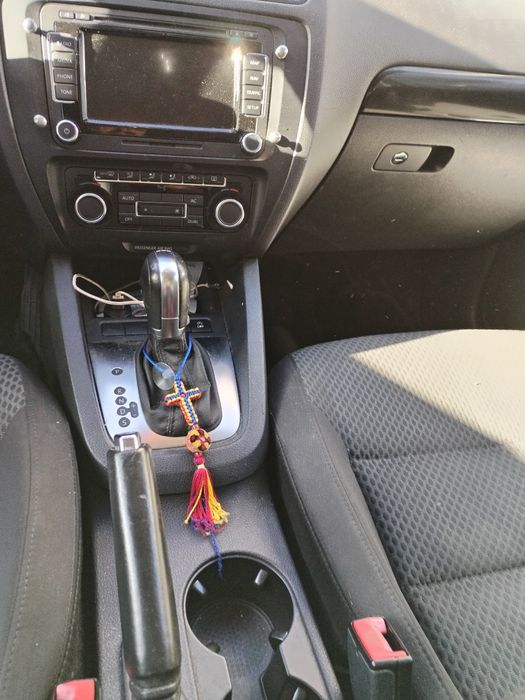 Vând WV Jetta 2012 automat