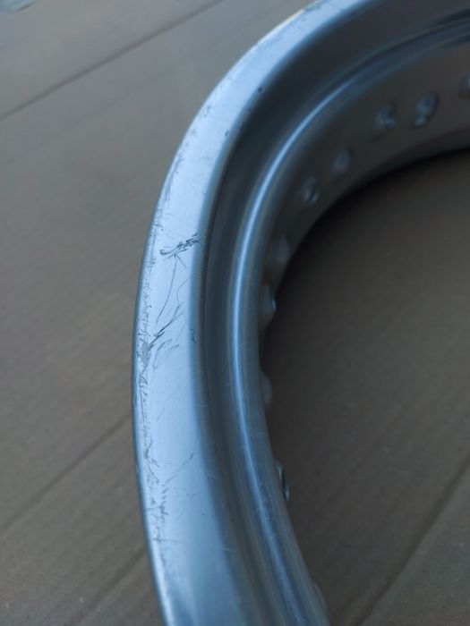 Задна шина за Супер мото