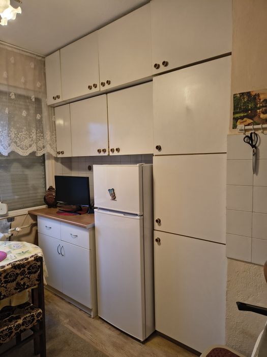 Подарявам мебели