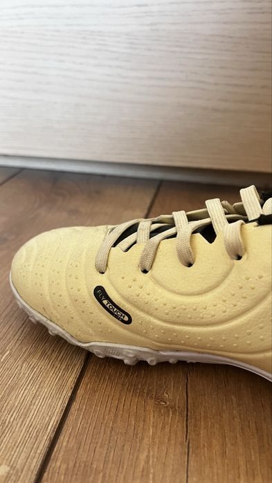 Оригинални футболни обувки стоножки Nike, номер 35