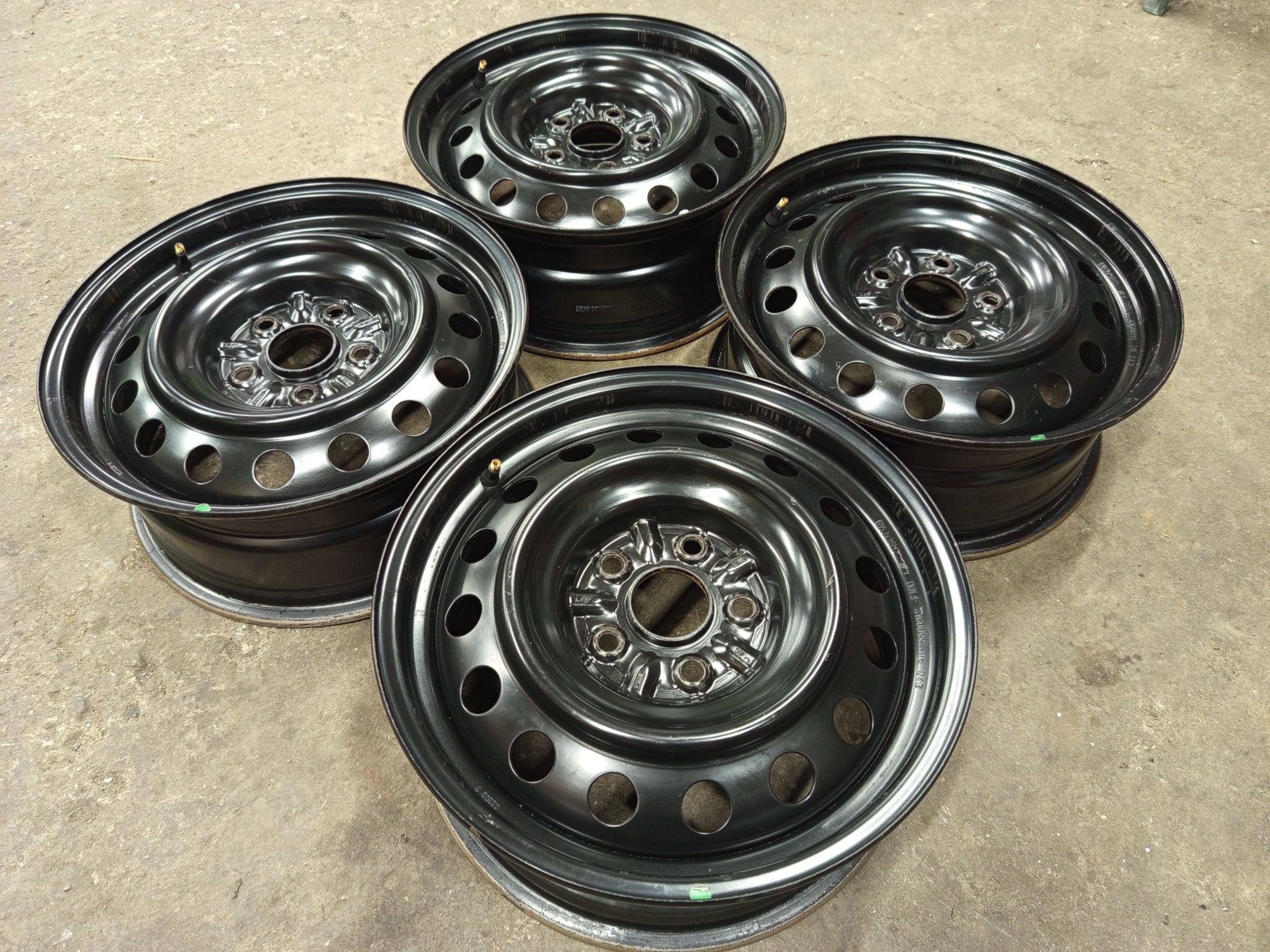 16" Toyota Auris Corolla Железни Джанти 5x114,3