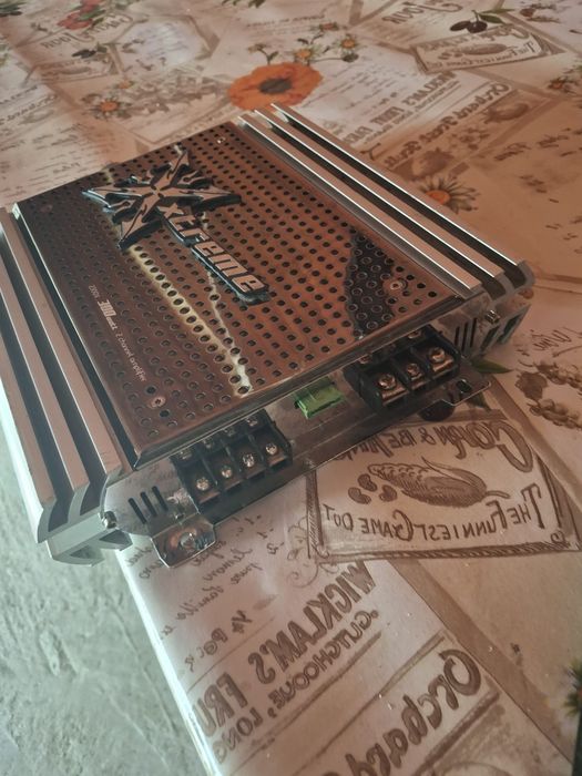 Stație Auto Xtreme 300W Cu 2 canale, functioneaza impecabil