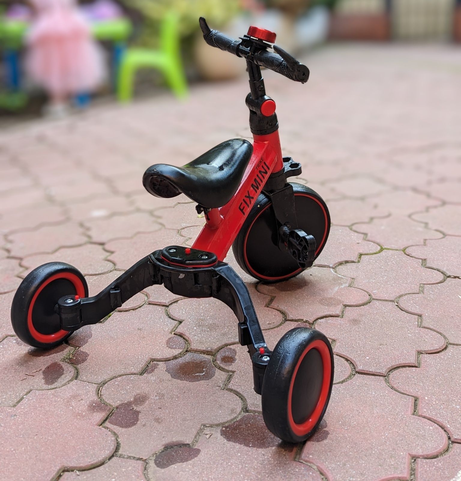 Tricicletă fix mini 2 in 1 și accesorii (2-4 ani)