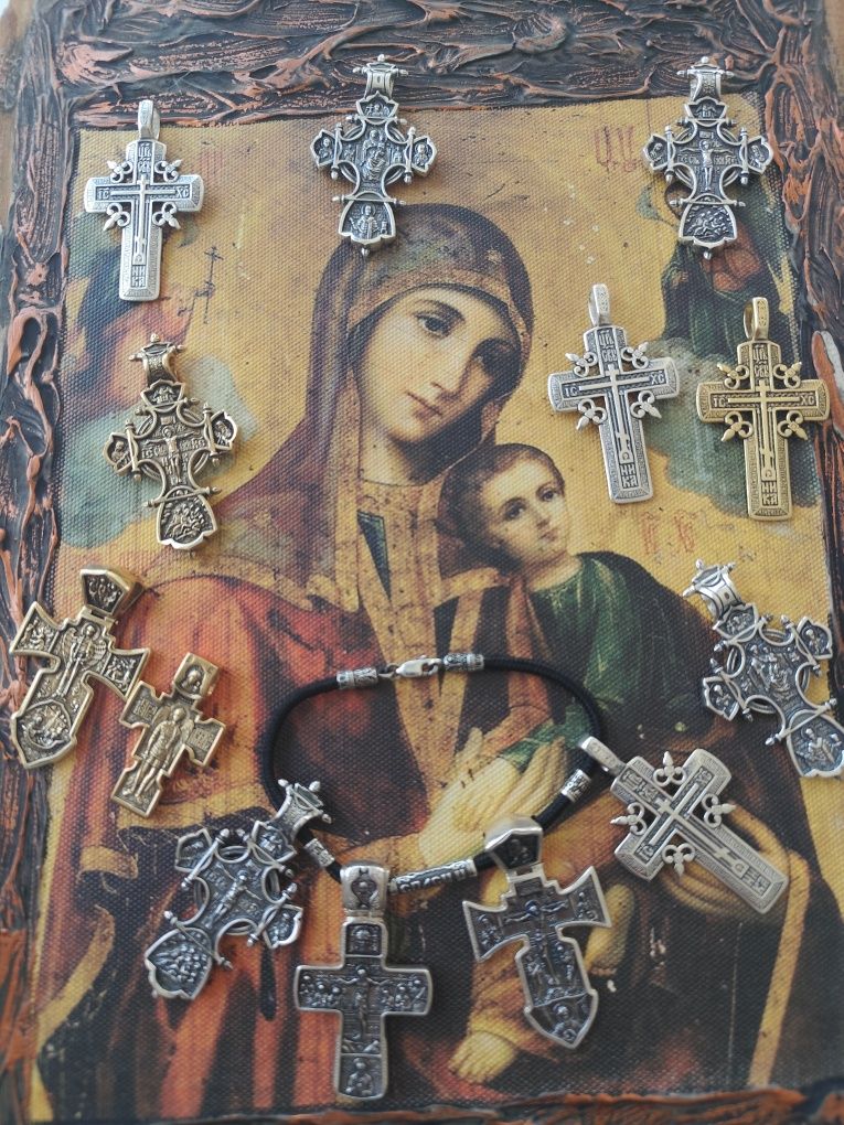 Сребърен Кръст с Две Лица