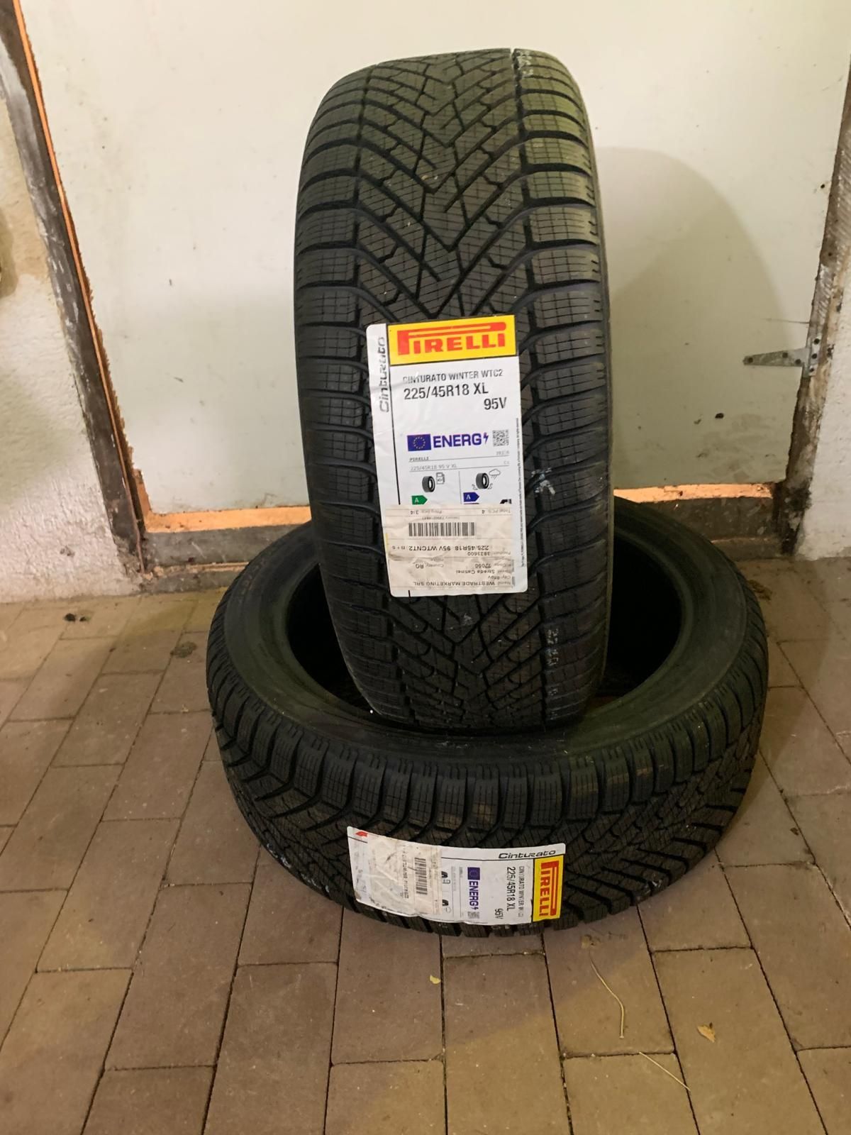 Cauciucuri noi Pirelli