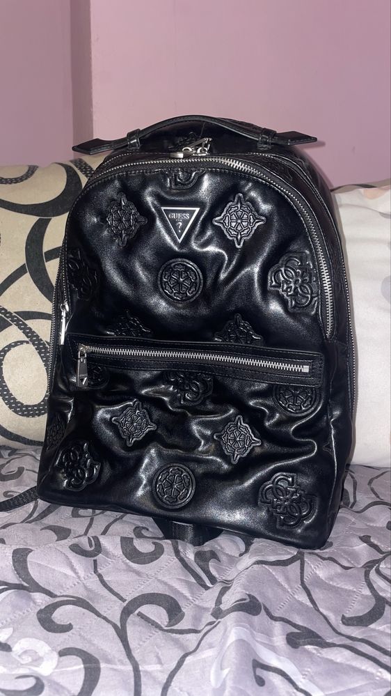 Чисто нова чанта на Guess,оригинална!