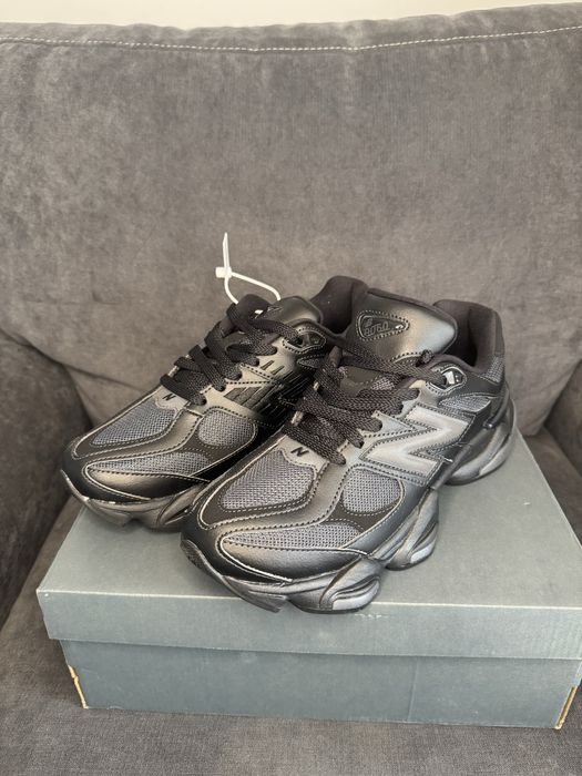New Balance 9060 Triple Black