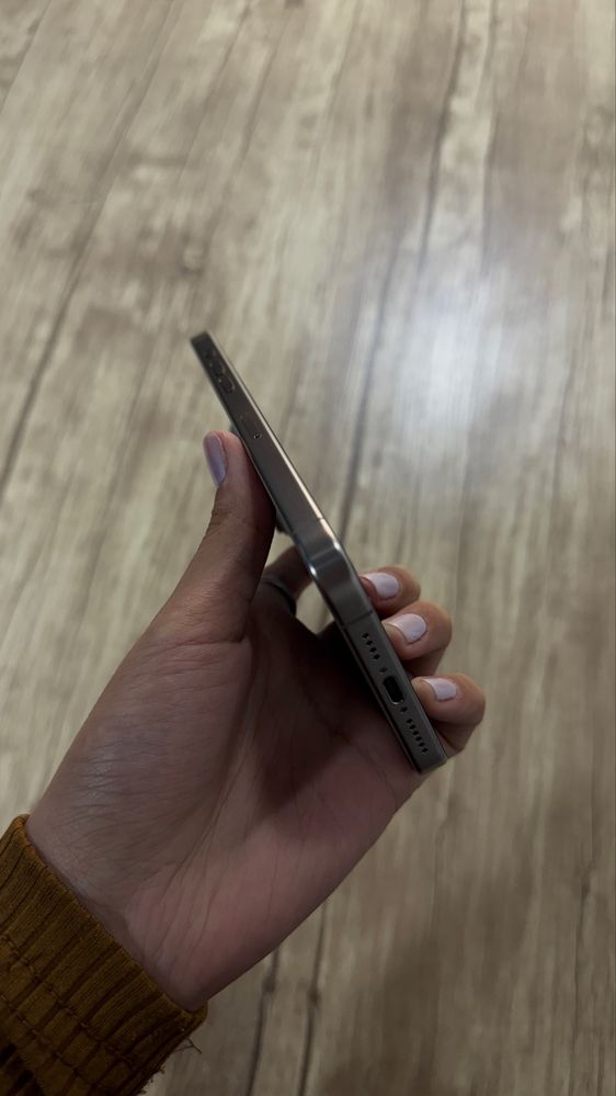 Iphone 15 promax 256 gb titan
