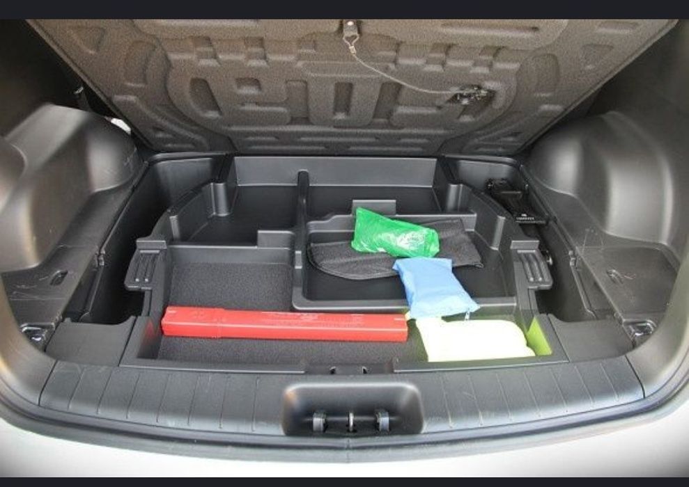 Подпольный органайзер для Кроссовера над запасным колесом  для инструм