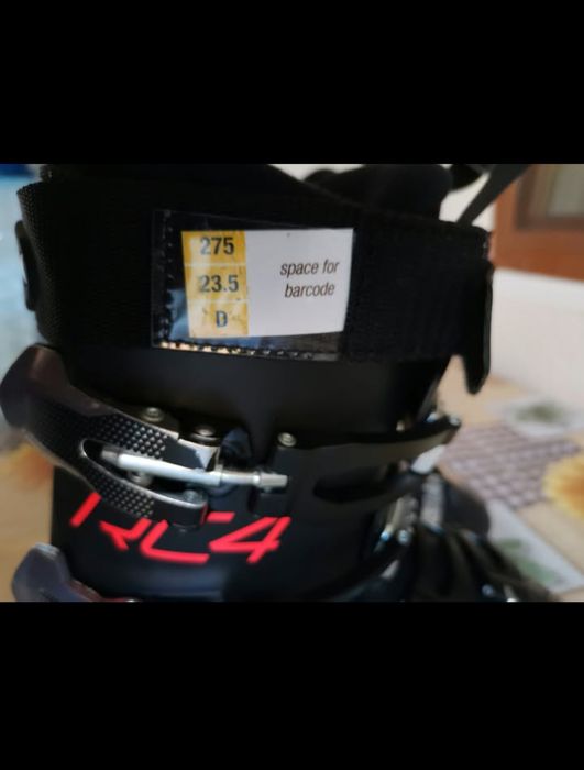 Vând clăpari de schi/ski Fischer RC4 MyCurv