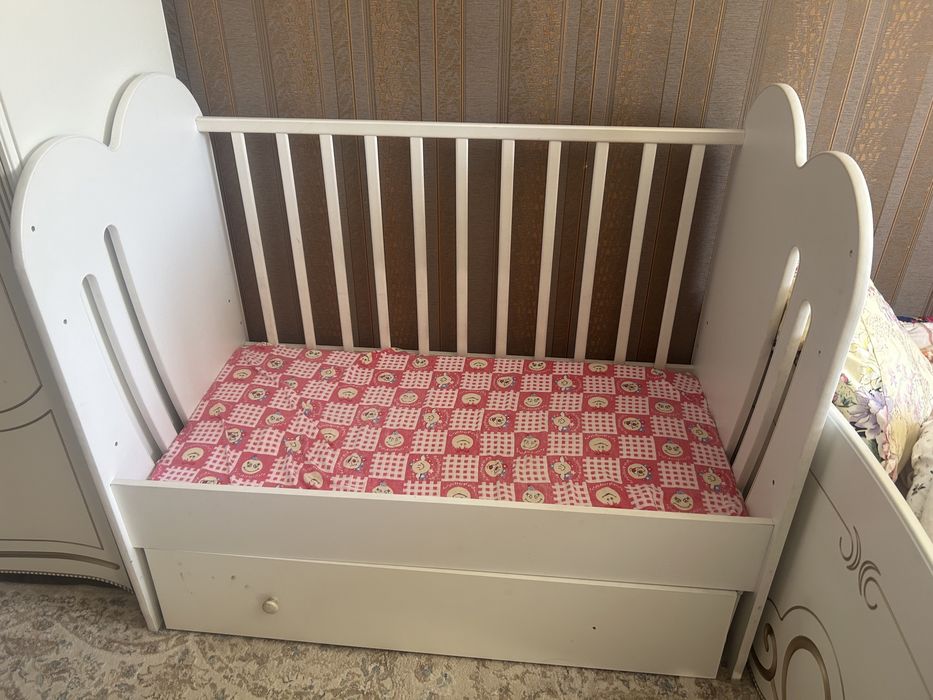 Продам манеж с матрасом