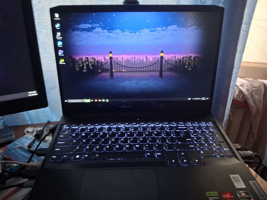 Vând laptop gaming Lenovo rtx 2050
