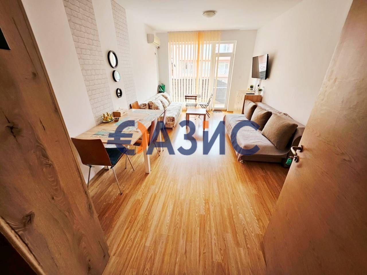 Продава се Двустаен апартамент в к.к. Слънчев бряг - 57 кв.м за 858 €/кв.м - Снимка #3