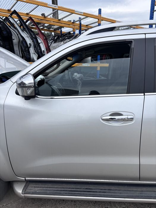 usa stanga fata nissan navara 2.3 motorina 2016