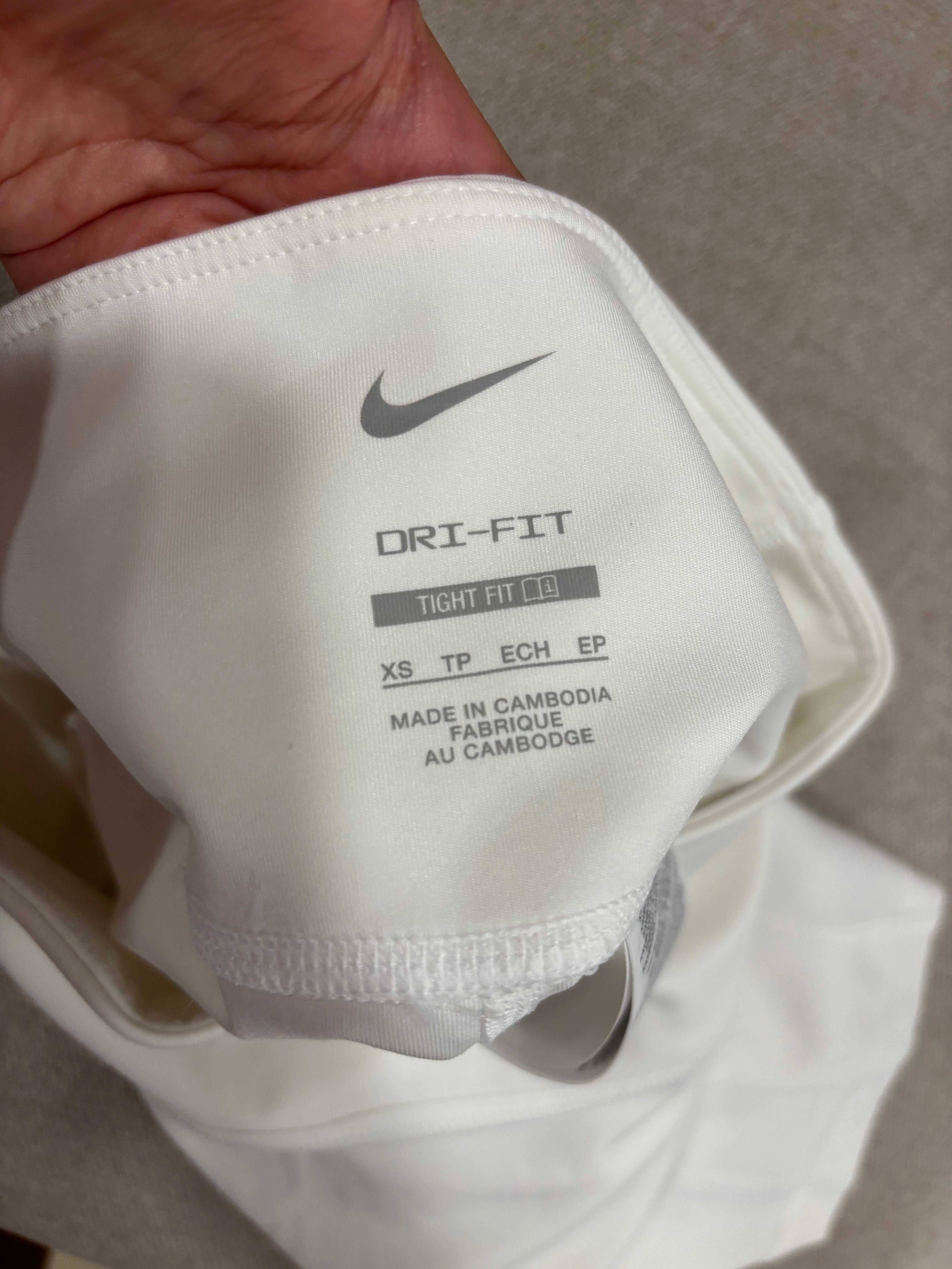 Дамски спортен сет NIKE клин и топ