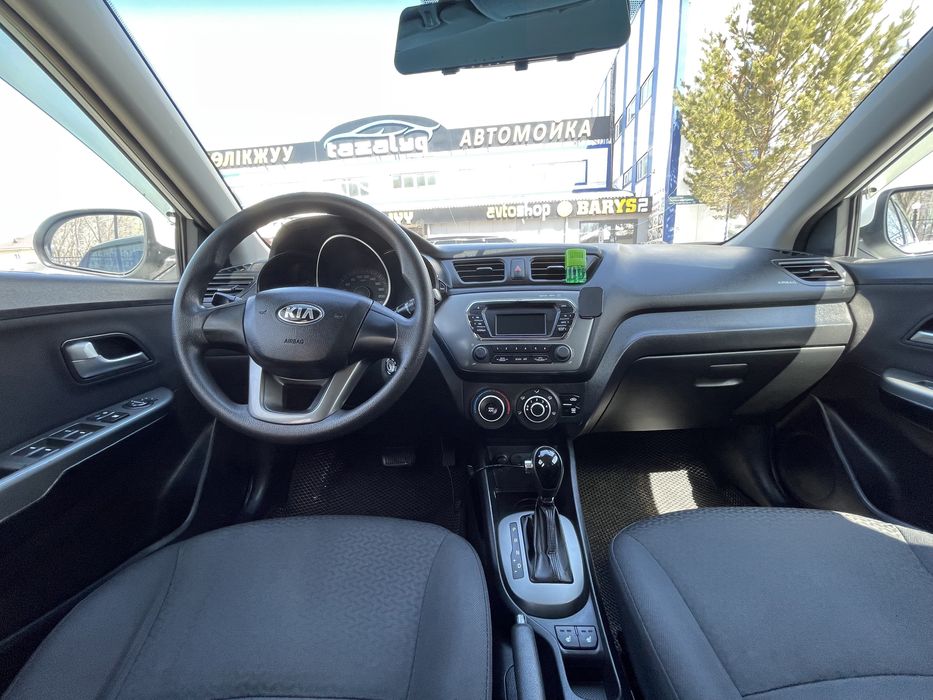 Kia Rio надежная машина