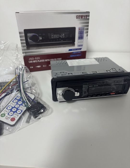 Casetofon/ radio auto cu bluetooth