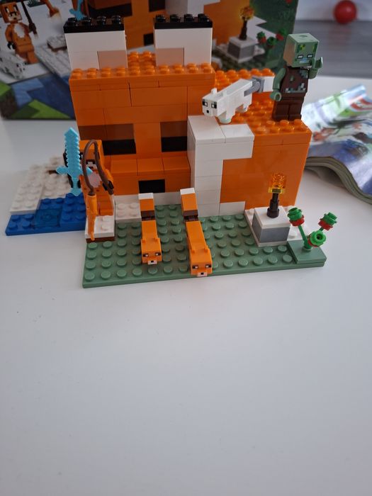 Lego Minecraft Fox lodge