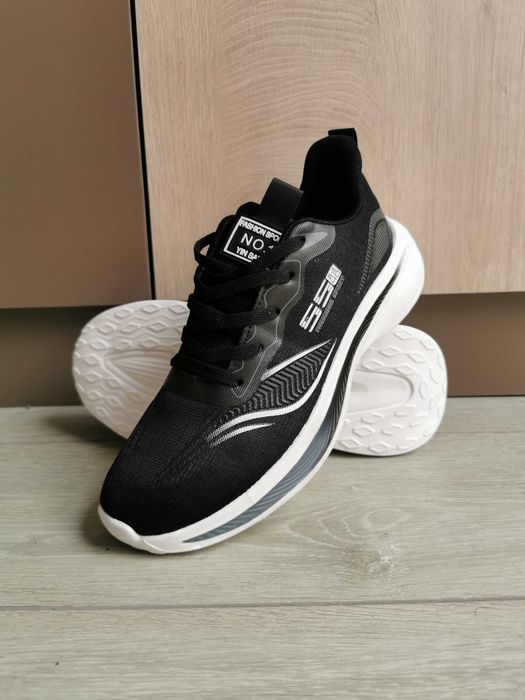 Спортни маратонки. Чисто нови. Удобни и стилни. 43 номер.