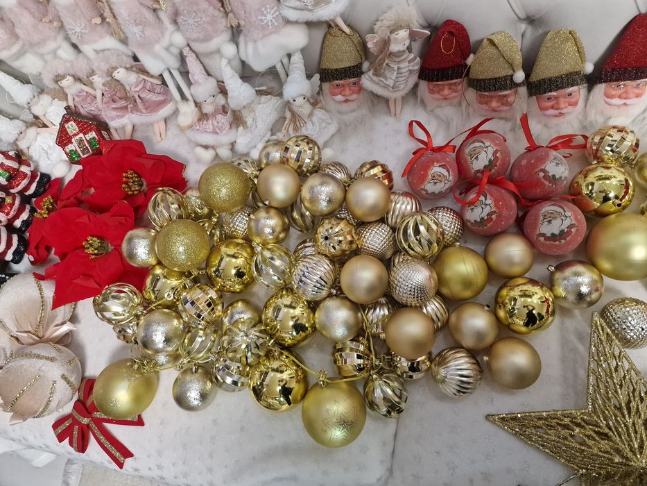 Lot decorațiuni brad ,globuri...