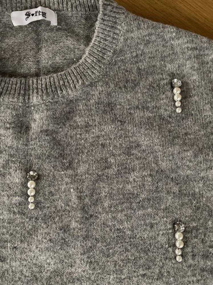 Плетен пуловер с камъчета