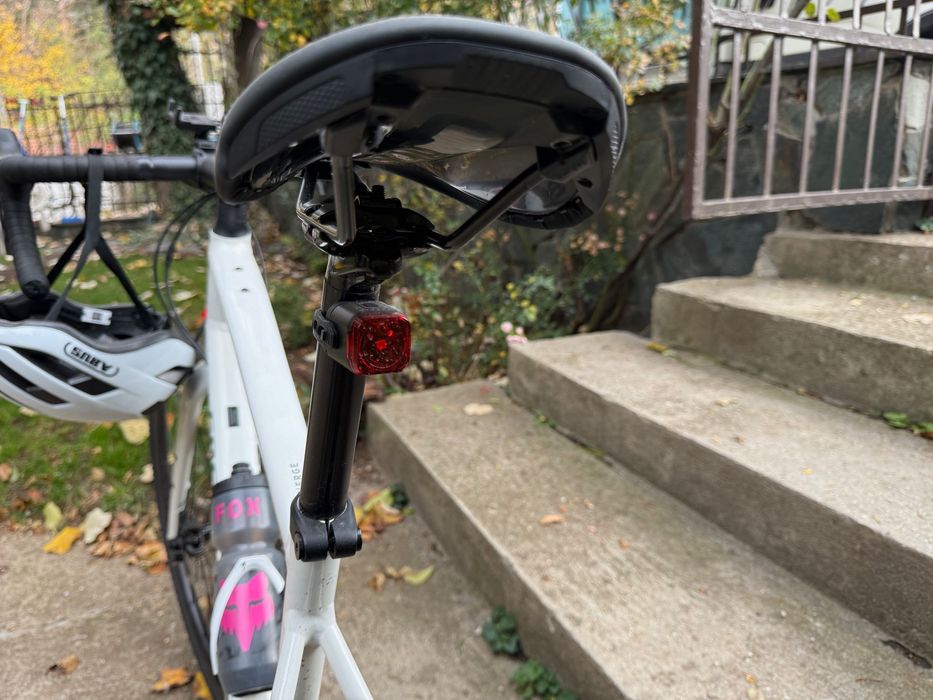 Продавам колело Specialized + аксесоари + екип