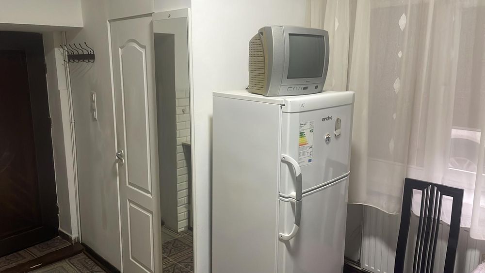 Închiriez apartament cu o cameră